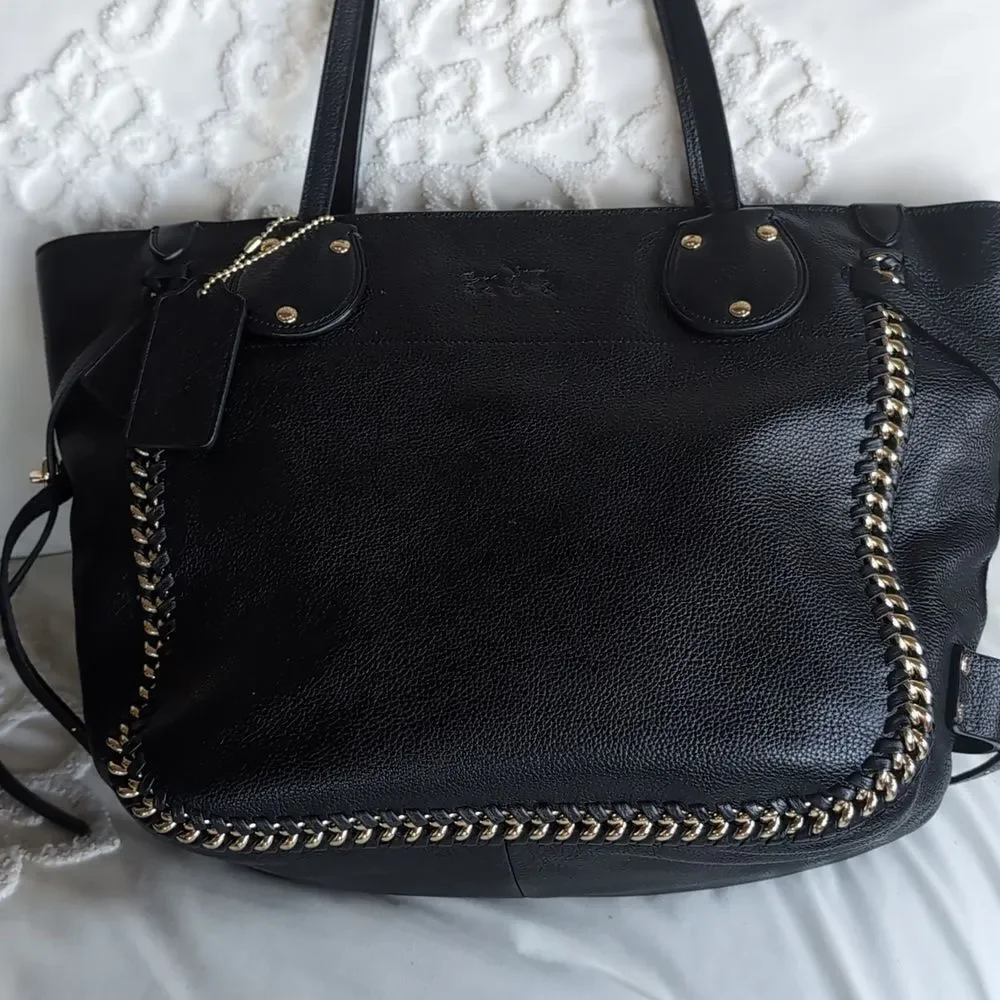 Coach ♣️Limited Edition Tatum Whipstitch Shoulder Bag /Gold Chain Detailing
